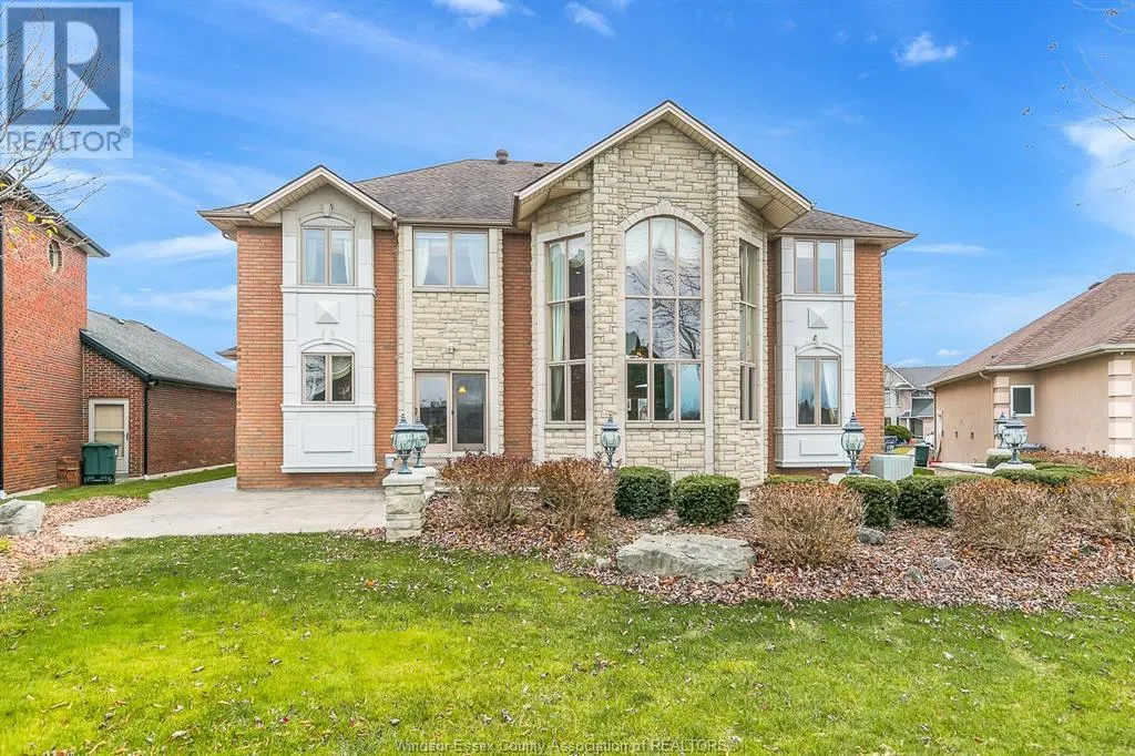 1585 STONEYBROOK CRESCENT