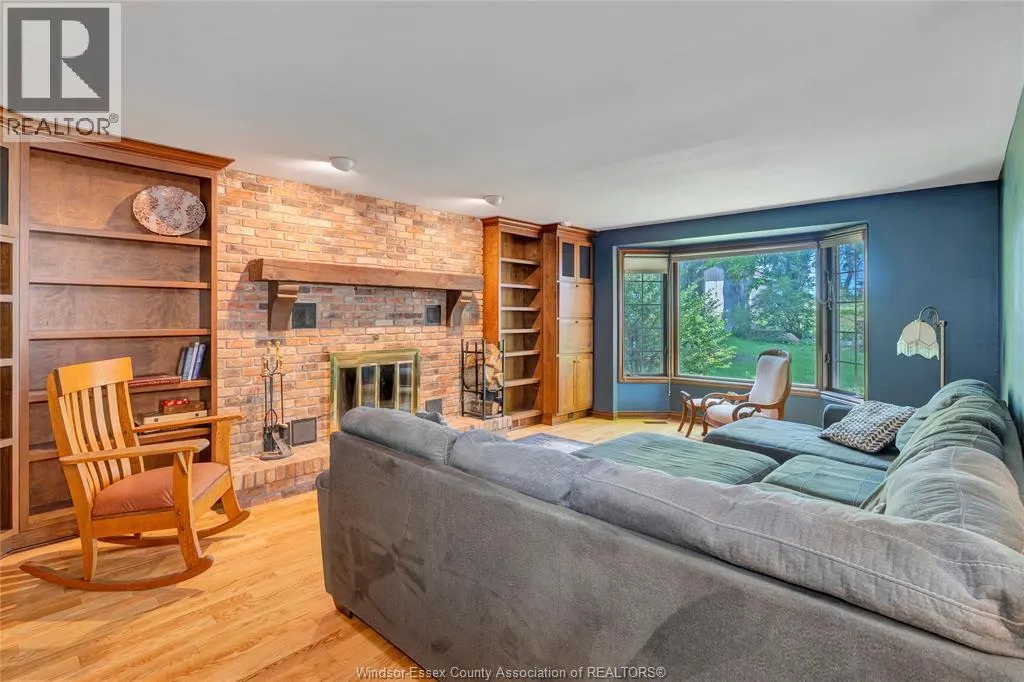 1232 BAINBRIDGE
