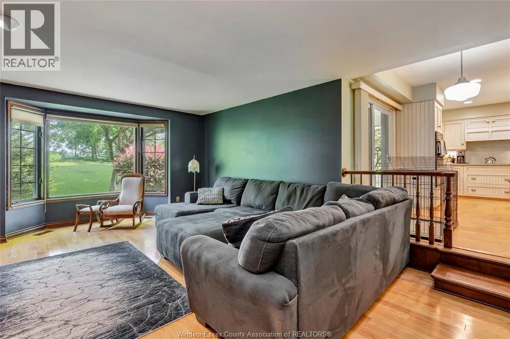 1232 BAINBRIDGE