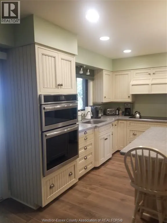 1232 BAINBRIDGE