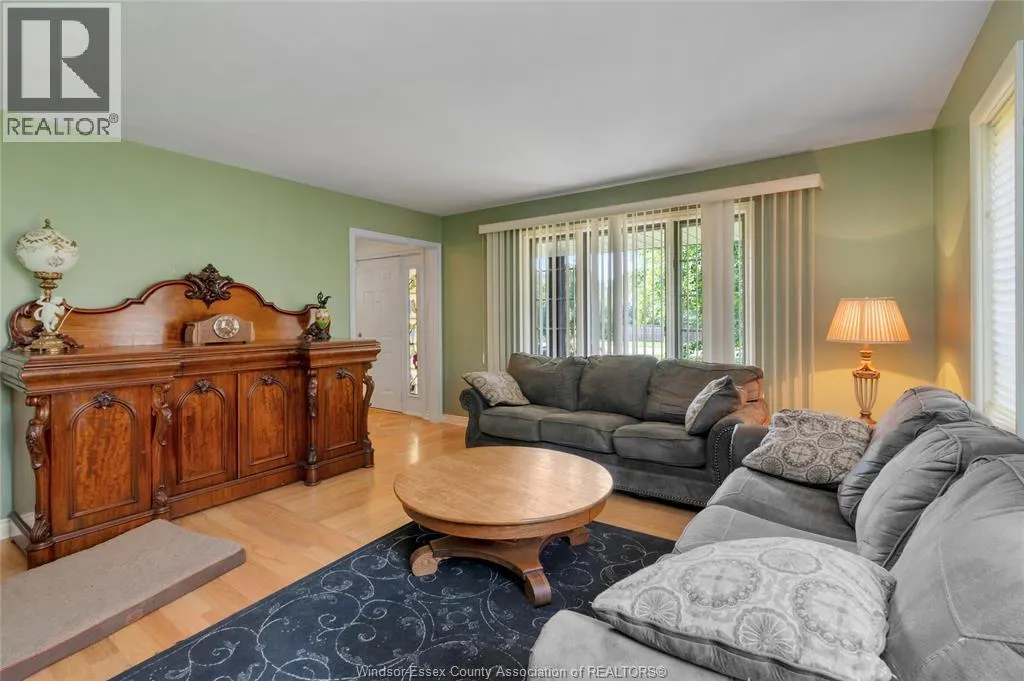 1232 BAINBRIDGE