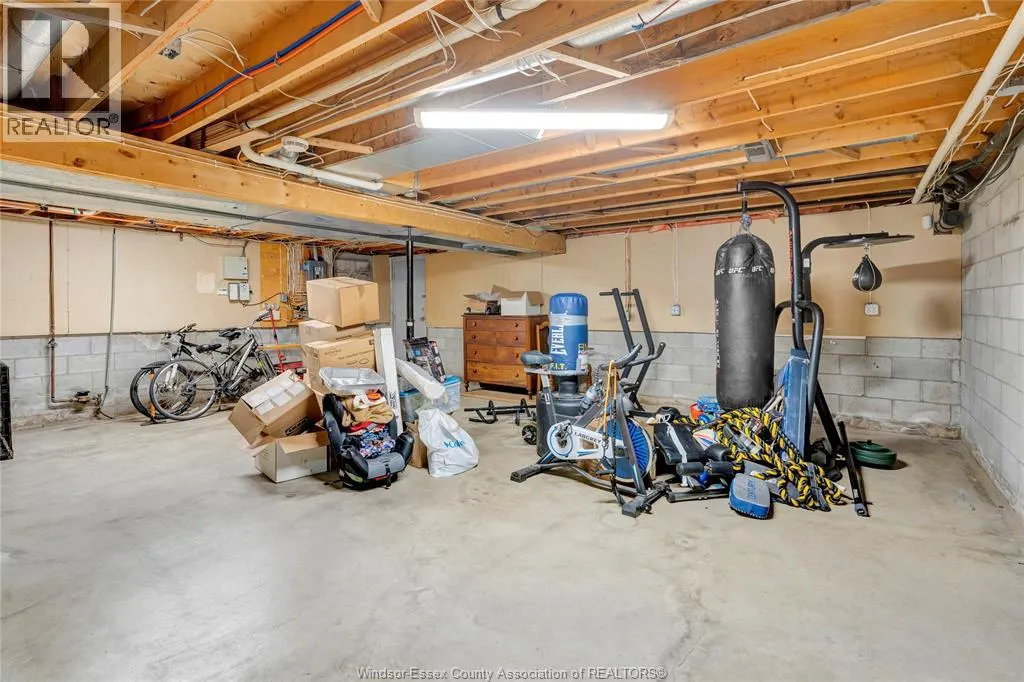 1232 BAINBRIDGE