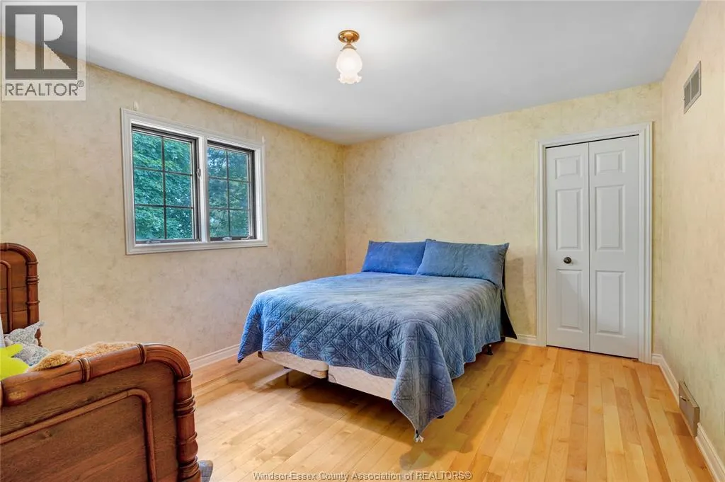 1232 BAINBRIDGE