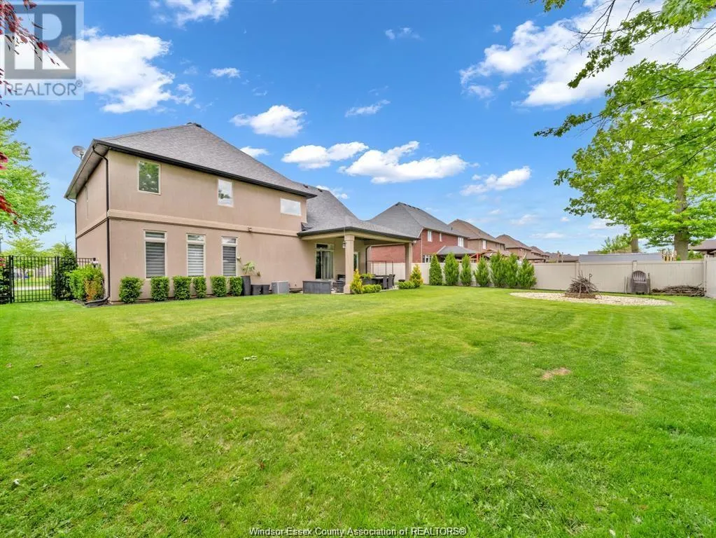 1083 REGENCY CRESCENT