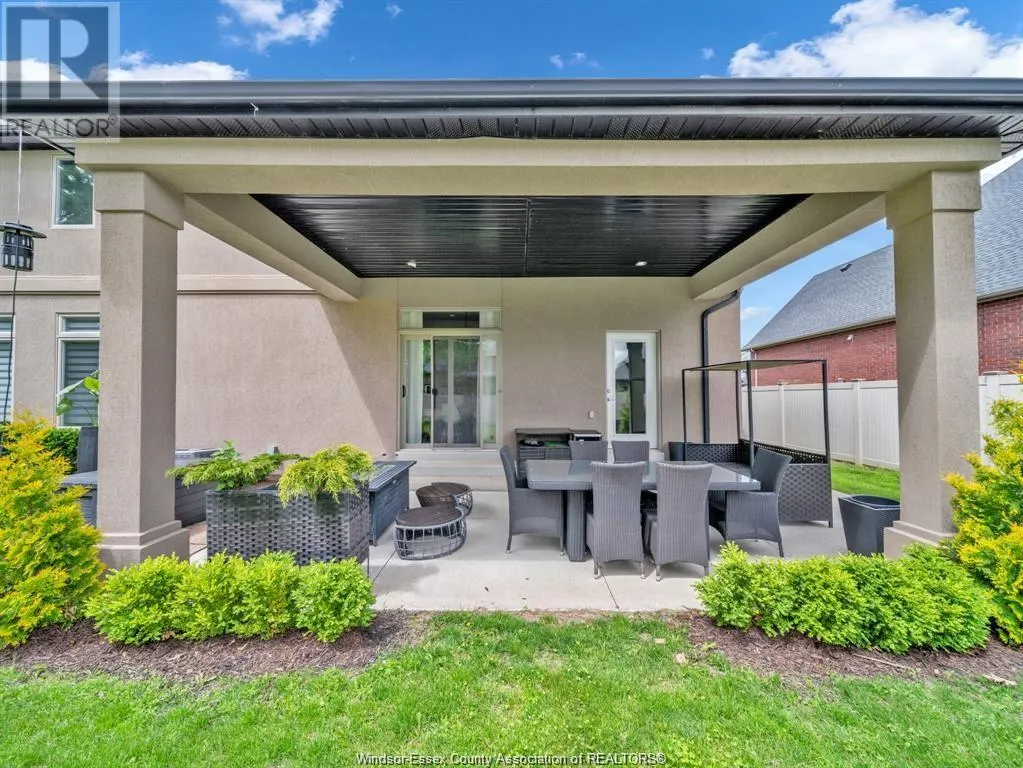 1083 REGENCY CRESCENT