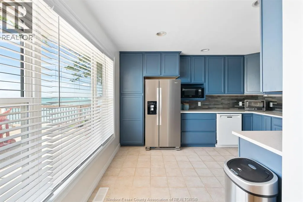 992 Pt. Pelee DRIVE