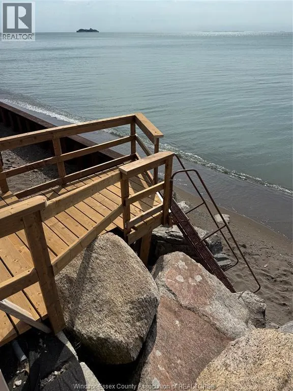 992 Pt. Pelee DRIVE