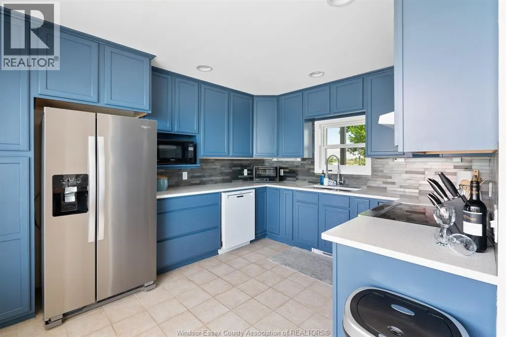 992 Pt. Pelee DRIVE