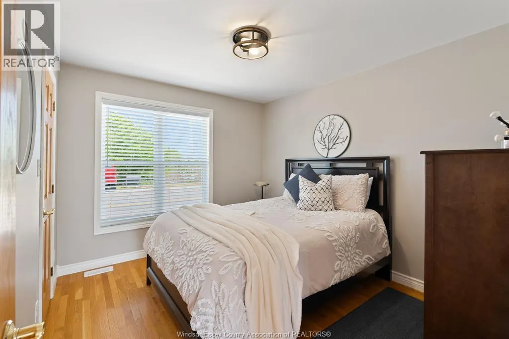 992 Pt. Pelee DRIVE
