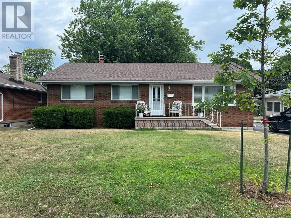 7 GLADSTONE AVENUE