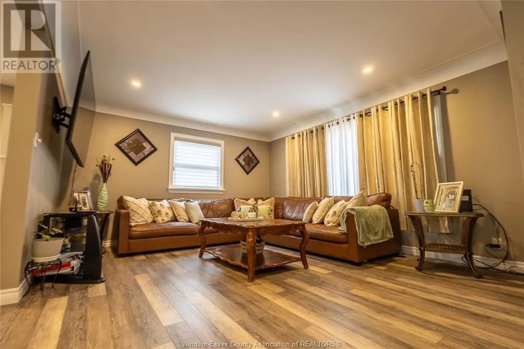 7 GLADSTONE AVENUE