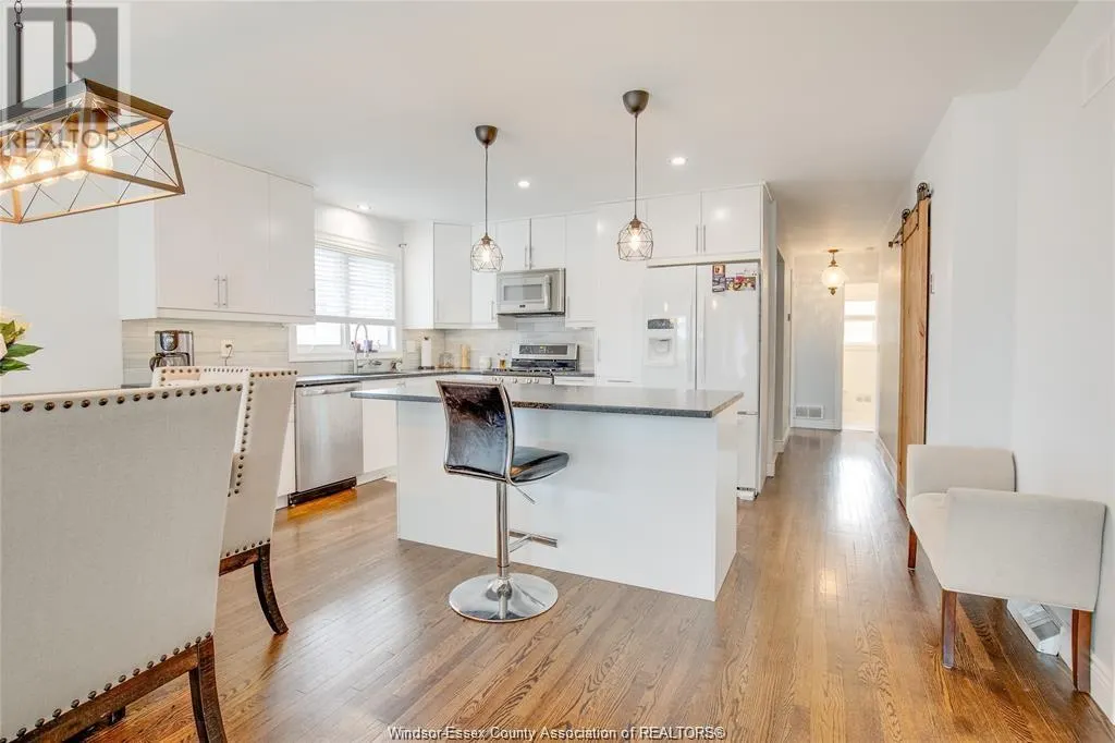 214 Simcoe Unit# UPPER