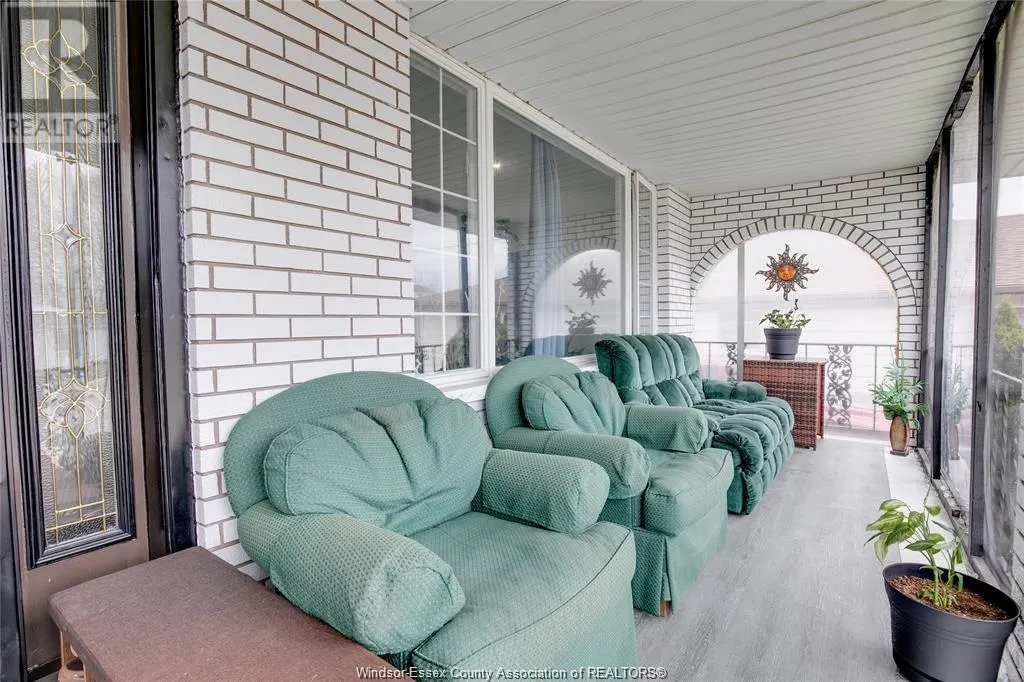 214 Simcoe Unit# UPPER