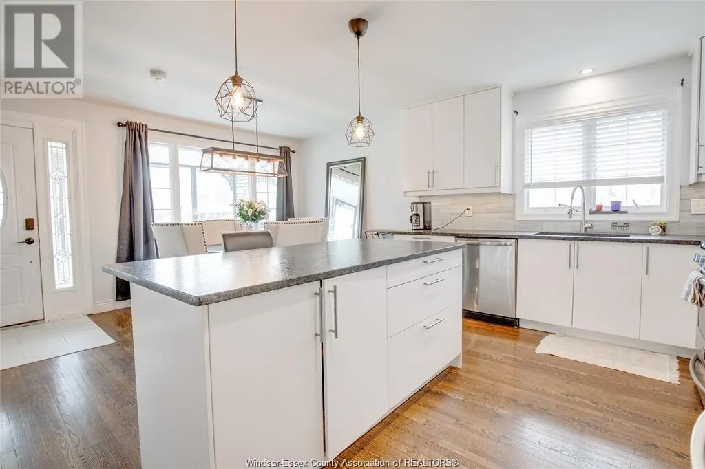 214 Simcoe Unit# UPPER