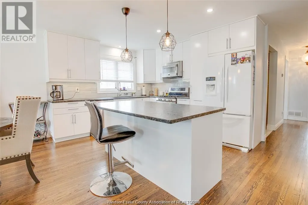 214 Simcoe Unit# UPPER