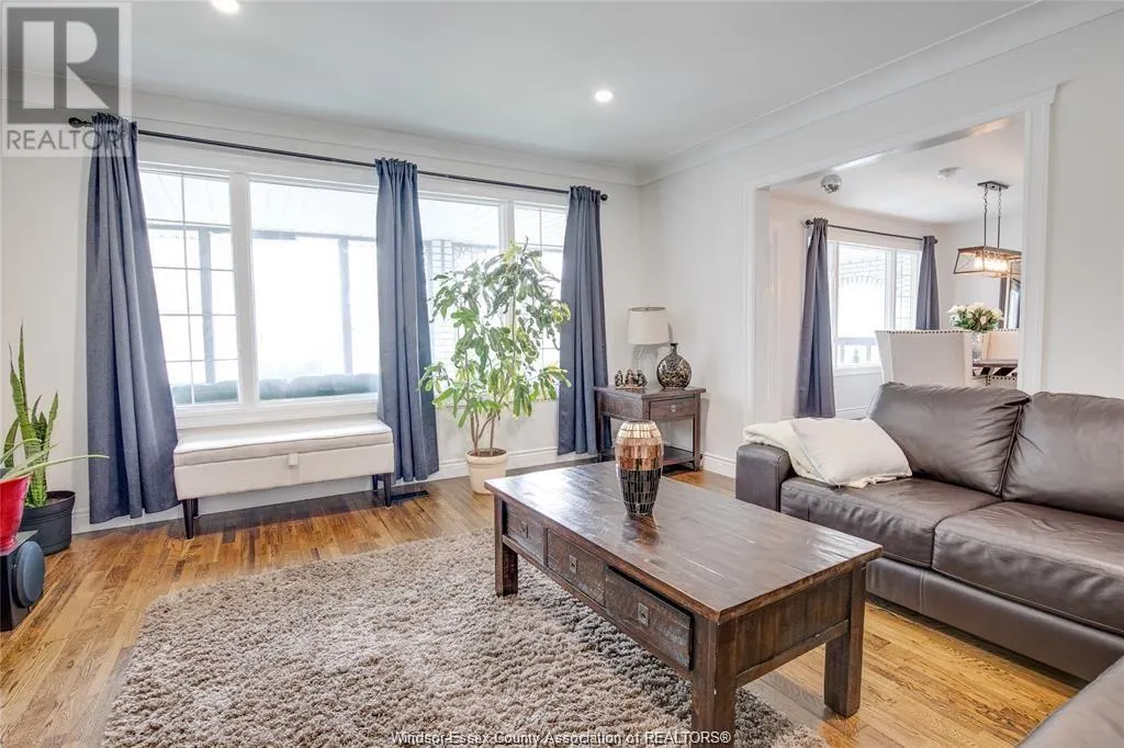 214 Simcoe Unit# UPPER