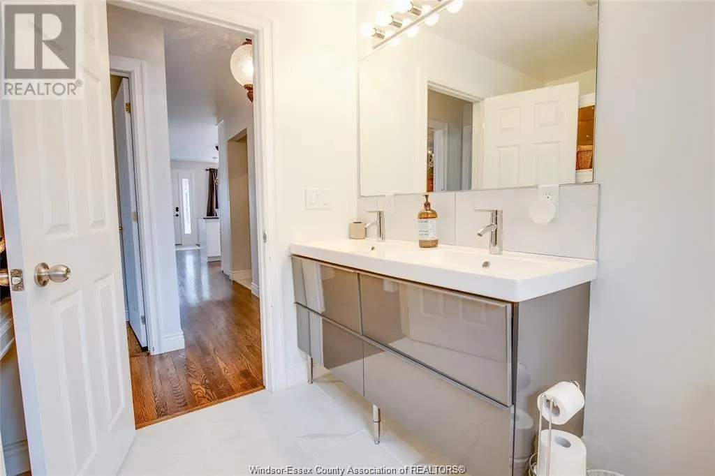 214 Simcoe Unit# UPPER