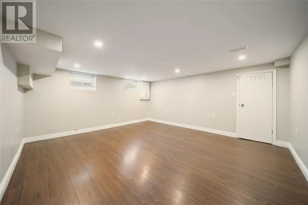 770 NETHERLANDS PLACE