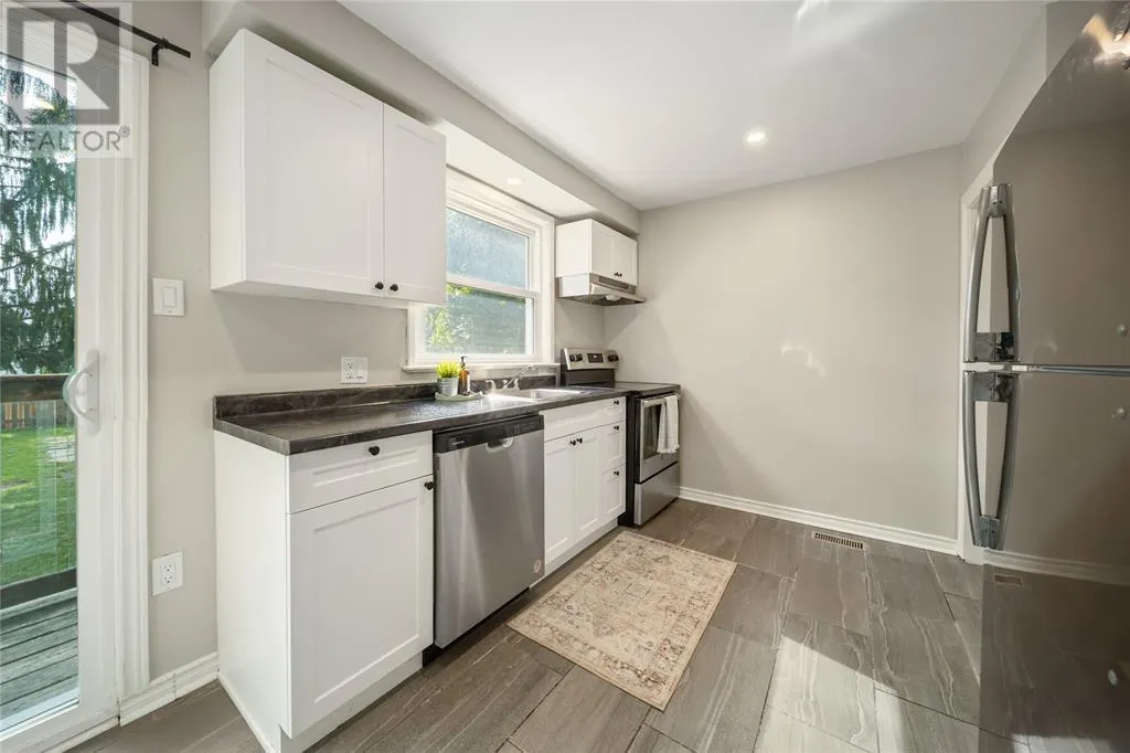 770 NETHERLANDS PLACE