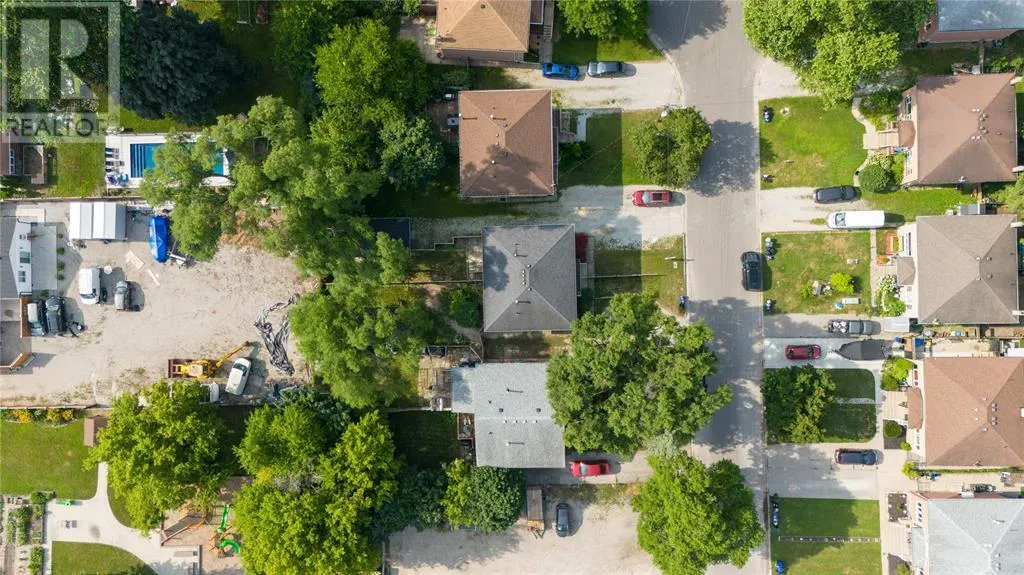 770 NETHERLANDS PLACE