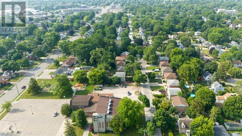 770 NETHERLANDS PLACE