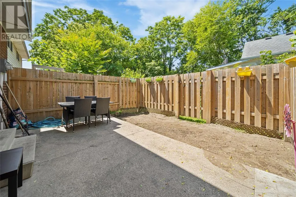 825 Exmouth STREET Unit# 6, #6