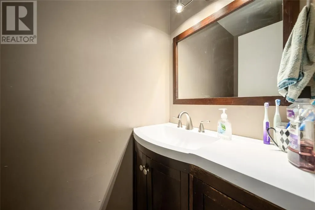 825 Exmouth STREET Unit# 6, #6