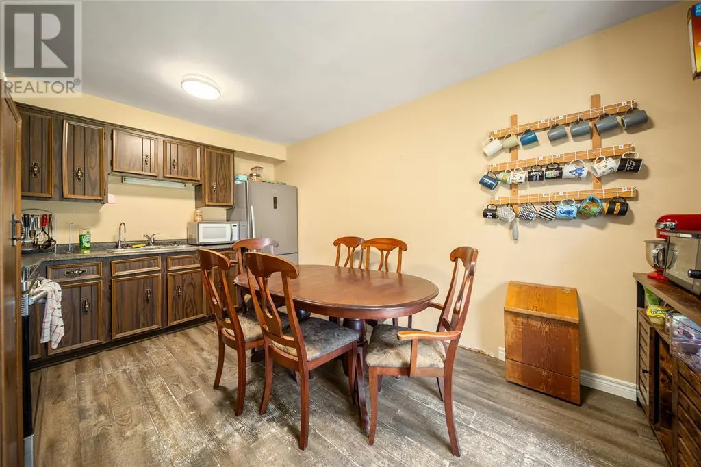 825 Exmouth STREET Unit# 6, #6
