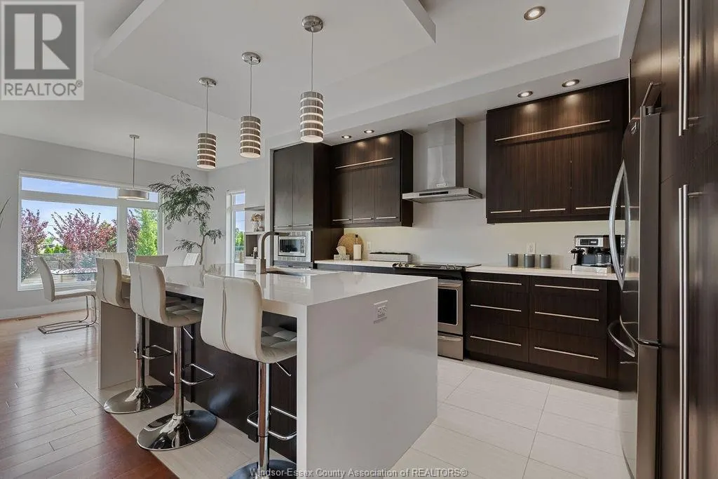 6 MULBERRY CRESCENT