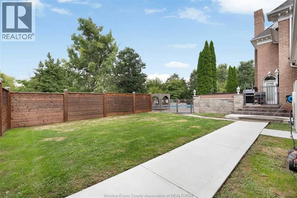 7566 HOWARD AVENUE