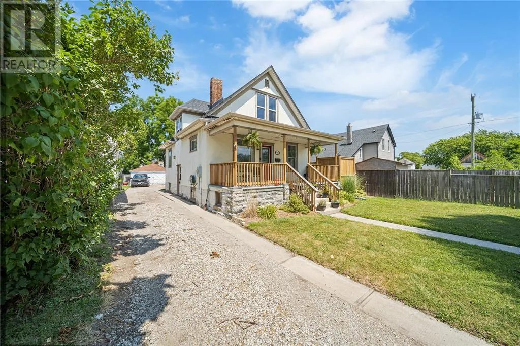224 Confederation STREET
