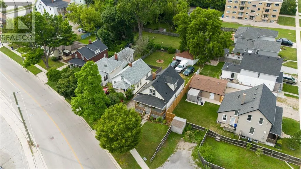 224 Confederation STREET