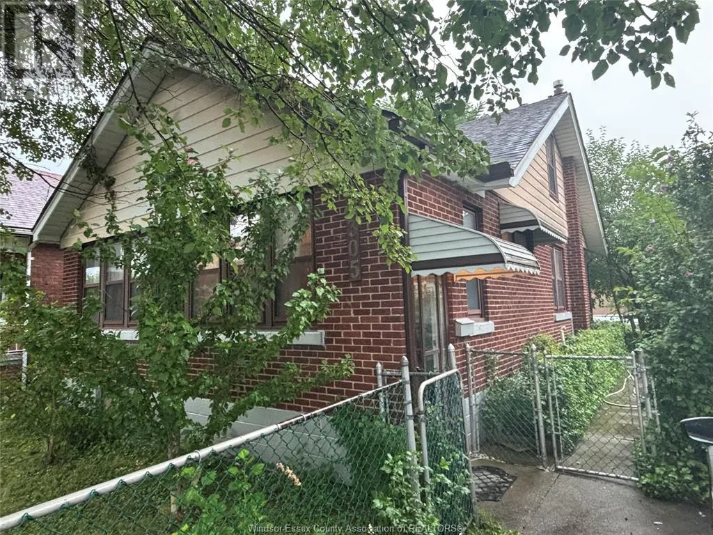 1305 GOYEAU STREET