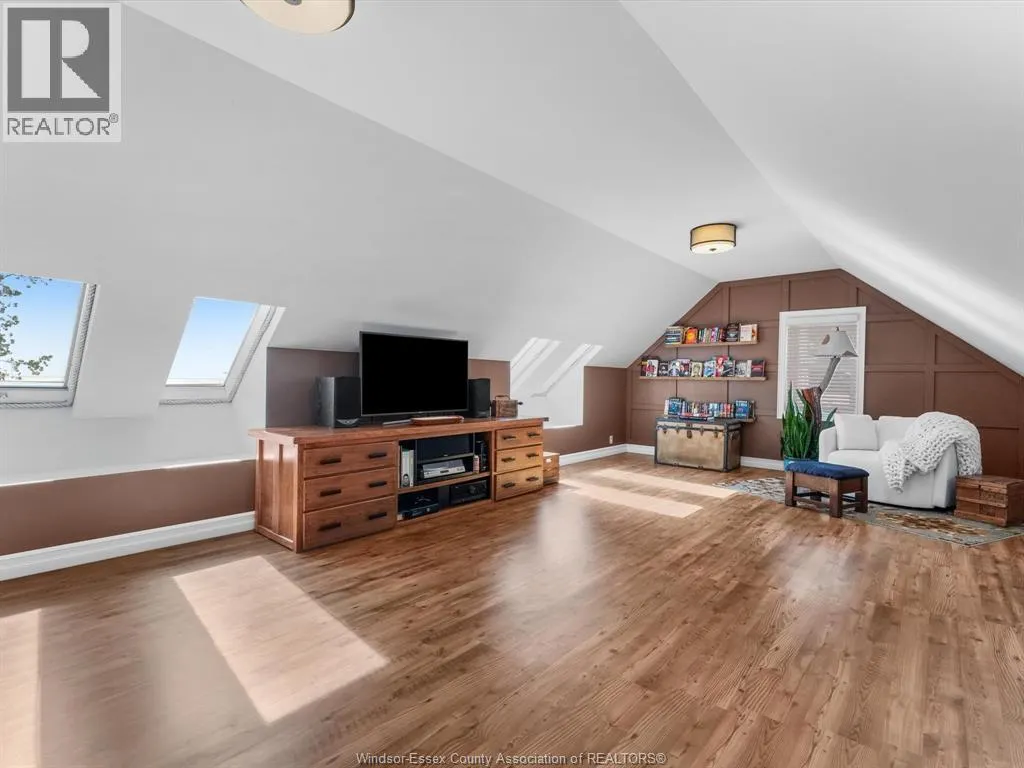 266 EAST BEACH RD