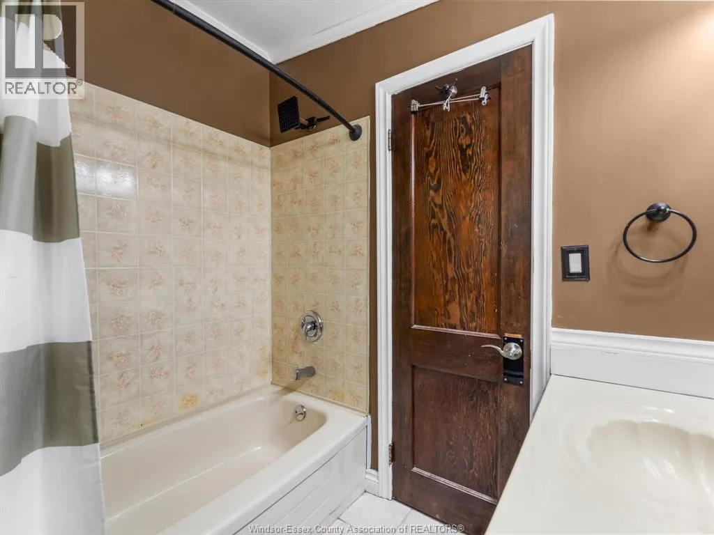 1303 TORQUAY DRIVE