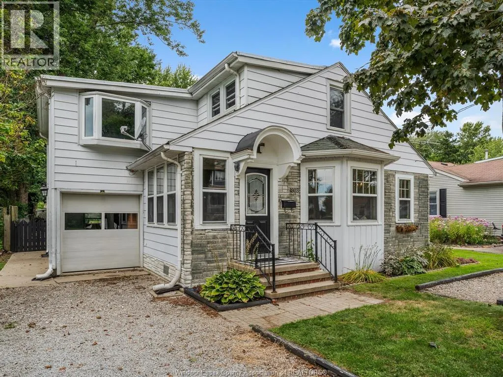 1303 TORQUAY DRIVE