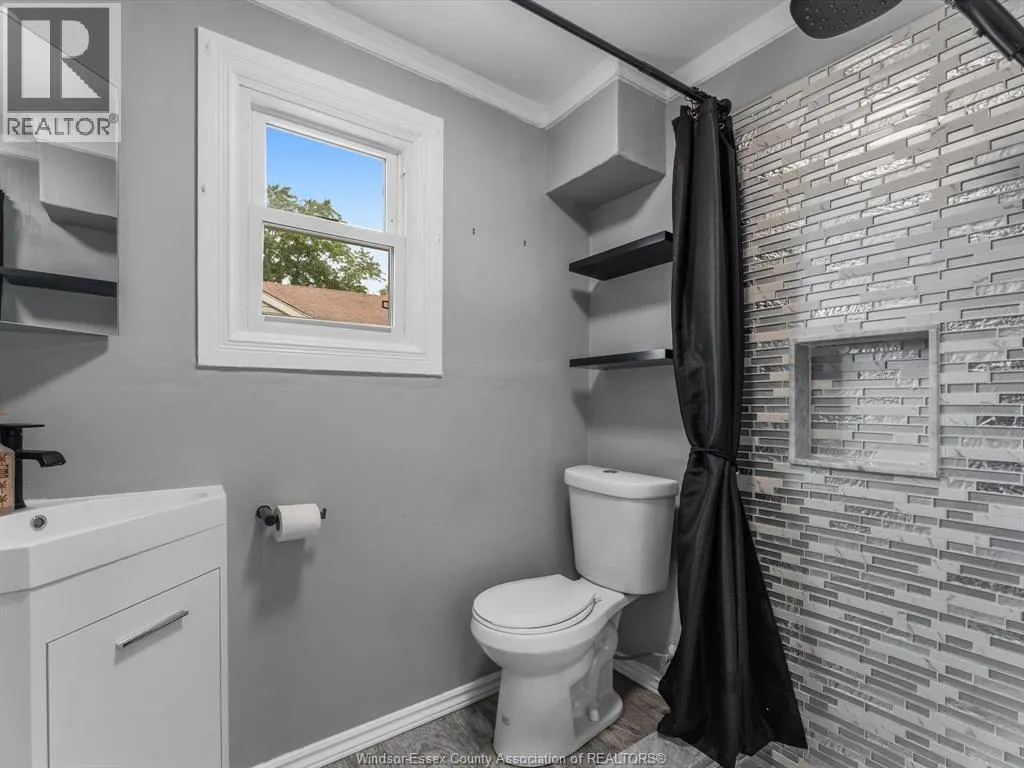 1303 TORQUAY DRIVE