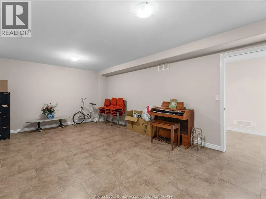 194 ELLISON AVE