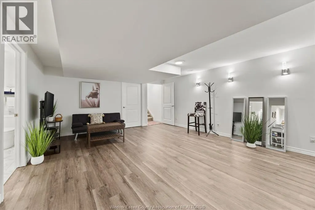 117 ARTHUR STREET North