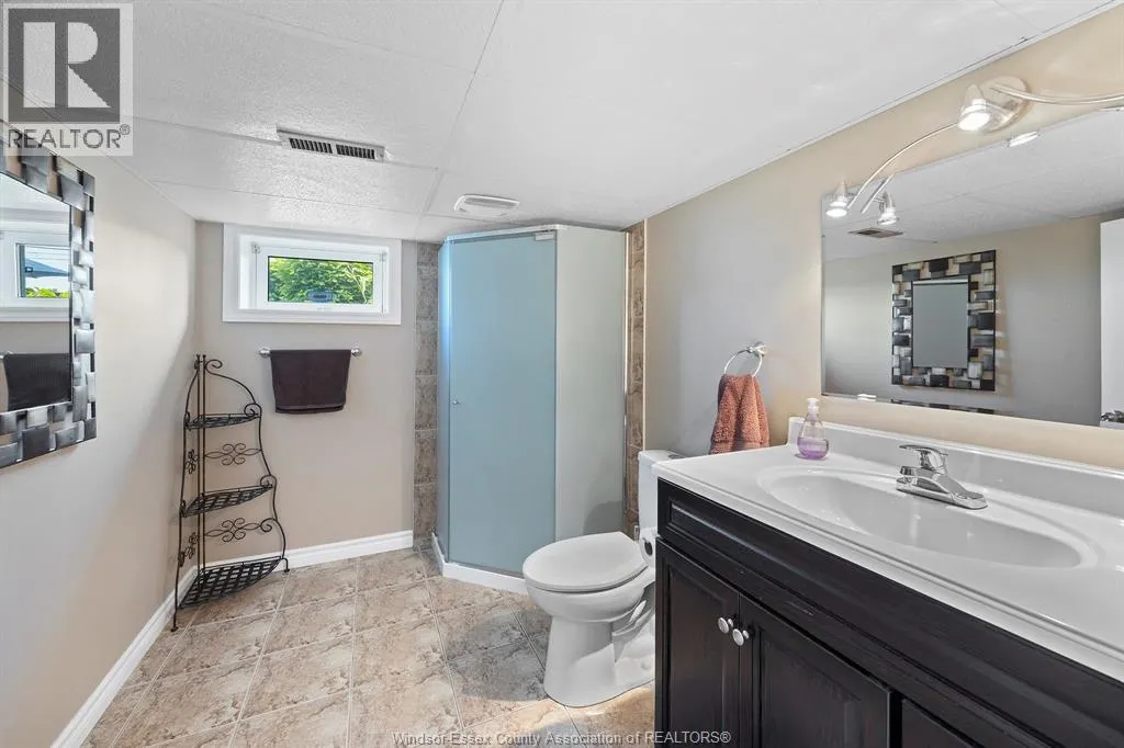 1690 GOLFVIEW DRIVE
