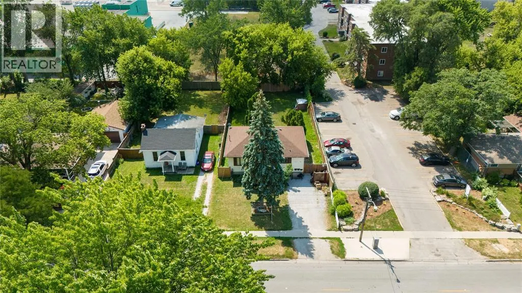 863 DEVINE STREET