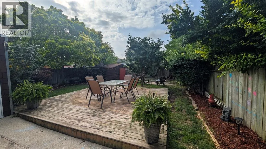 44 YORK CRESCENT
