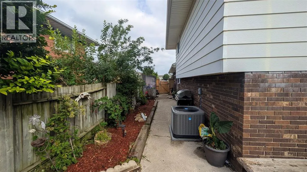 44 YORK CRESCENT
