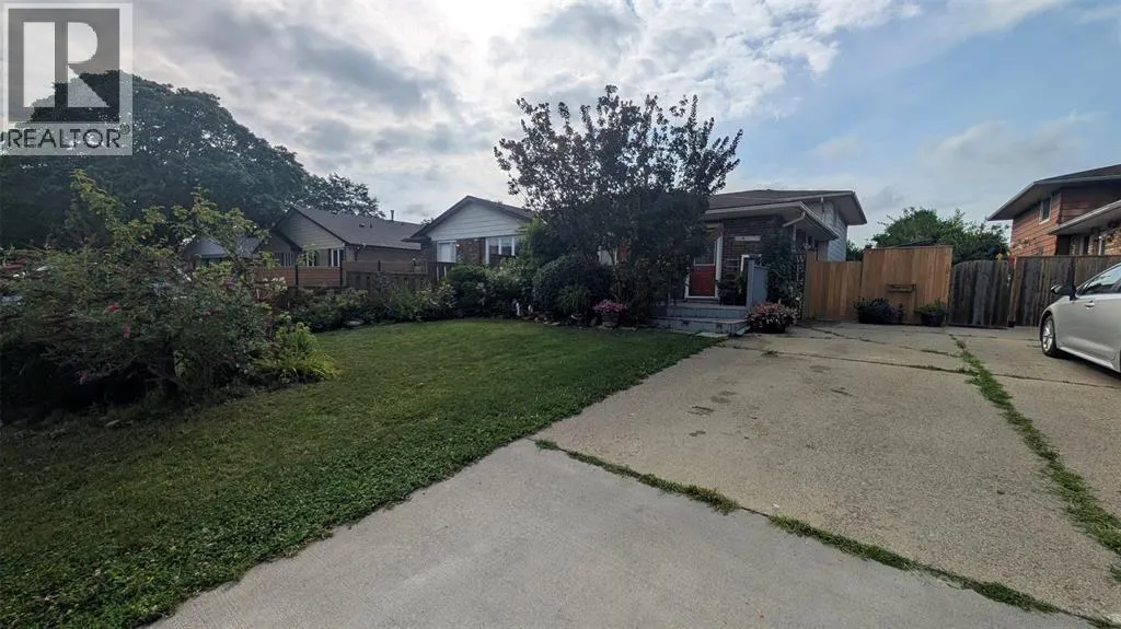 44 YORK CRESCENT