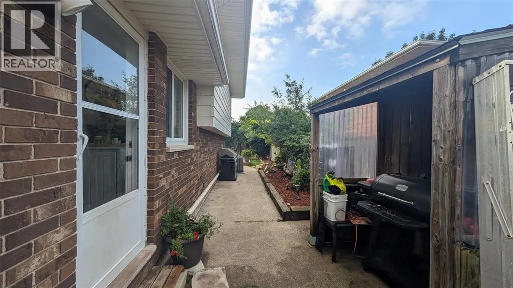 44 YORK CRESCENT