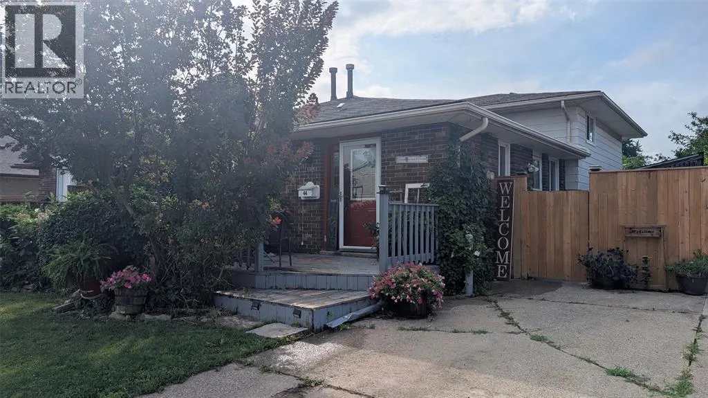 44 YORK CRESCENT