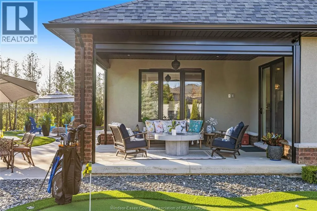 292 CHRISTINE AVENUE