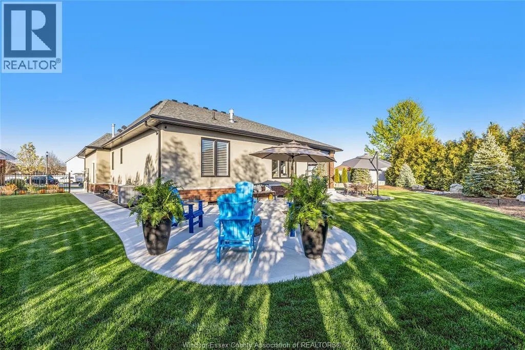 292 CHRISTINE AVENUE