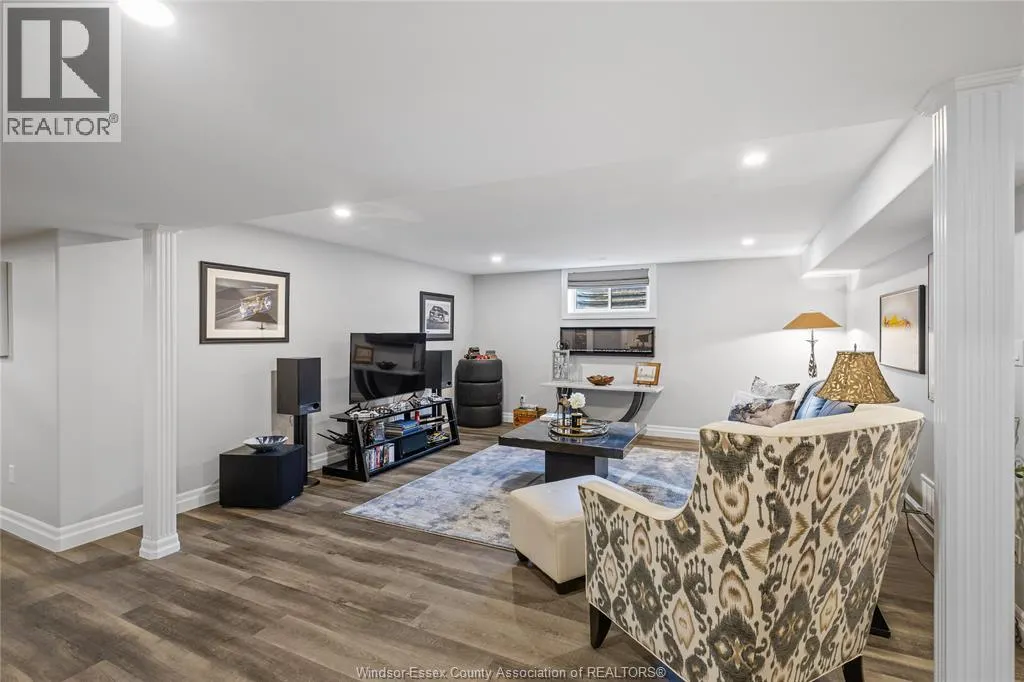 292 CHRISTINE AVENUE