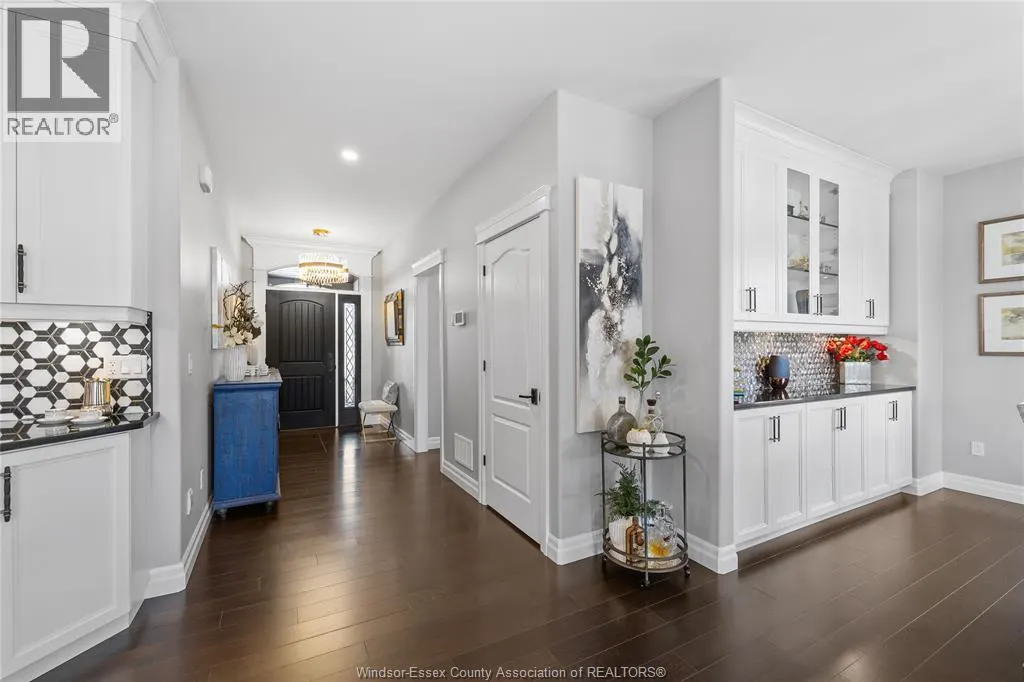 292 CHRISTINE AVENUE